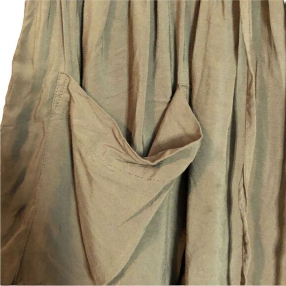 3 for $30! Olive green garage skirt. With pockets - Picture 7 of 9